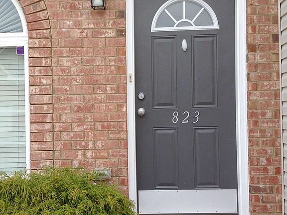 2nd image of 823 Spence Enclave Ln