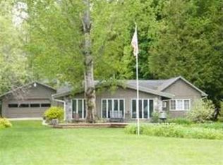 5882 Driftwood Ln, Bellaire, MI 49615