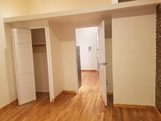 Rented by Chartwell Manhattan Realty | media 10