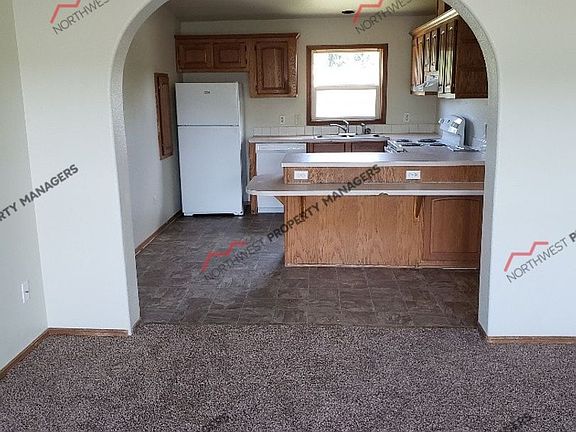 4th image of 1910 Ahlers Ave #3