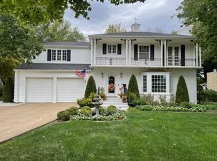 21 Crestview Dr, Salina, KS 67401