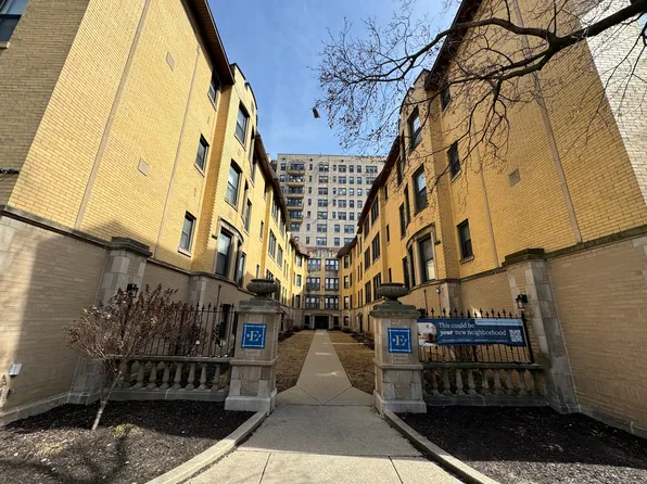 5501-5513 S Everett Ave