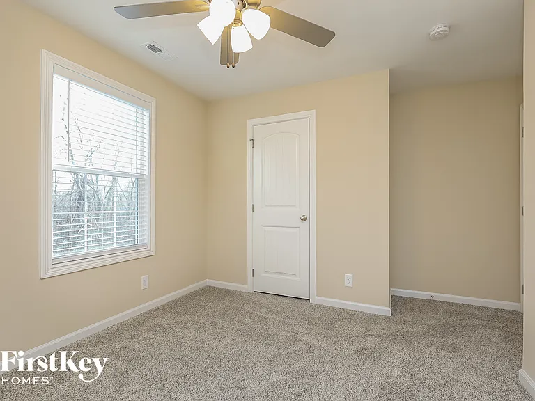 1061 Brightwood Ct — Photo 12