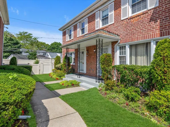 281 Wheeler Avenue #12, Valley Stream, NY 11580