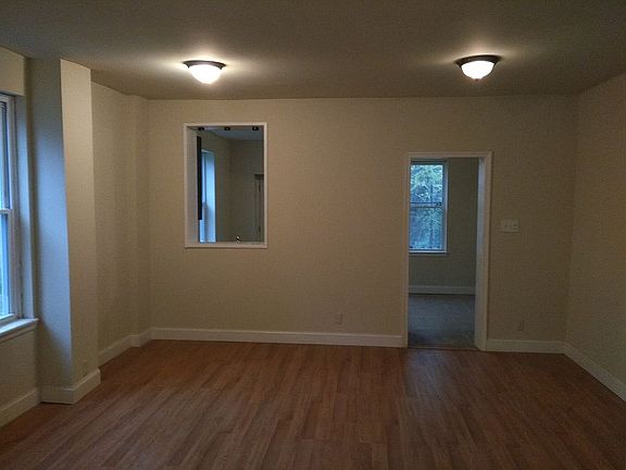 4th image of 915 Pine St