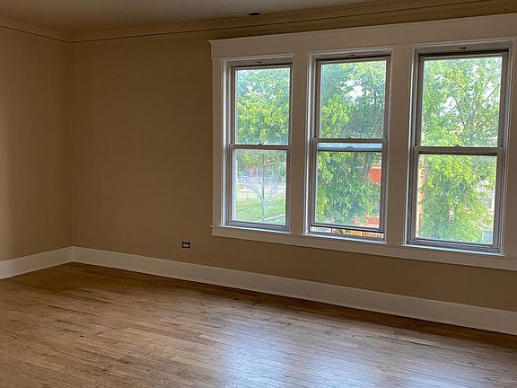 3rd image of 4140 W Grenshaw St #2M