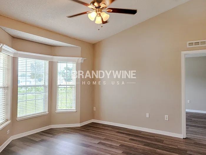 2564 Courtland Blvd — Photo 5