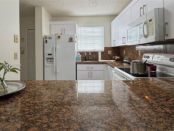 5th image of 2365 W 74th St
