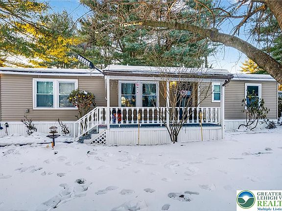 5th image of 1012 Spruce Ln