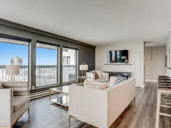 737 Leon Ave Unit 1401, Kelowna, BC V1Y 8L6