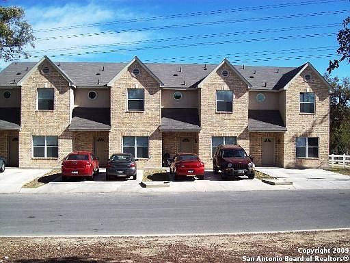 1st image of 4005 Saint Charles Bay