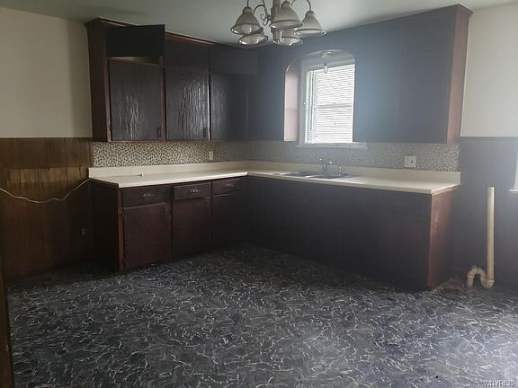 5th image of 407 Oliver St