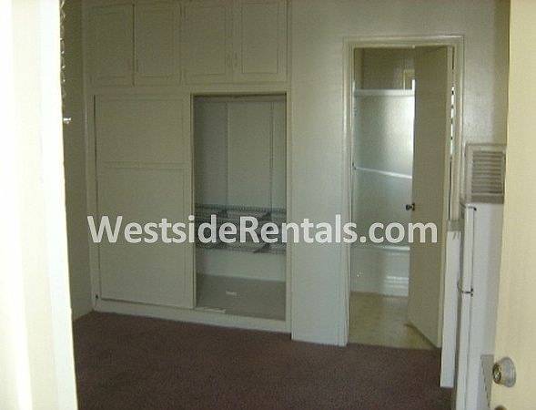 2nd image of 1012 A Ave APT B
