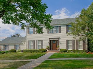 230 Hill Rd, Willowbrook, IL 60527