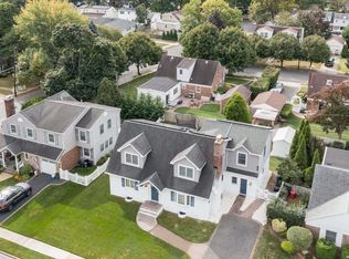 9 Salem Rd, Merrick, NY 11566