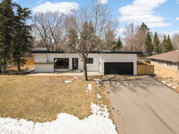 1057 Esther Ln, Mendota Heights, MN 55118