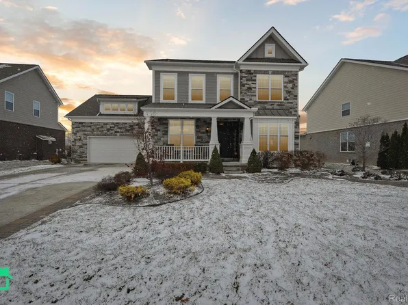 51256 Scarborough Rd, Canton, MI 48188