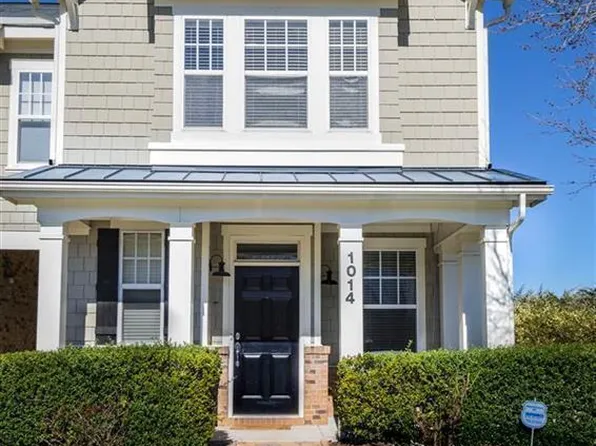 1014 Freeport Dr, Cary, NC 27519