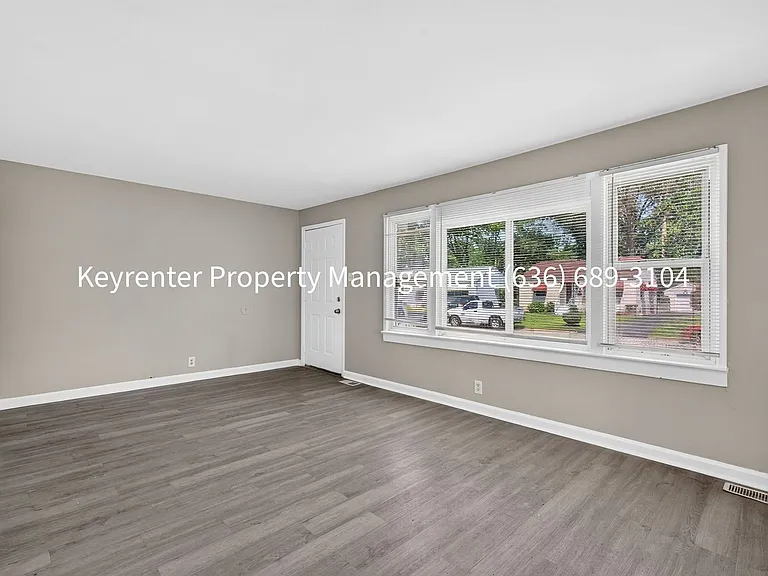 6317 Abbott Dr — Photo 15