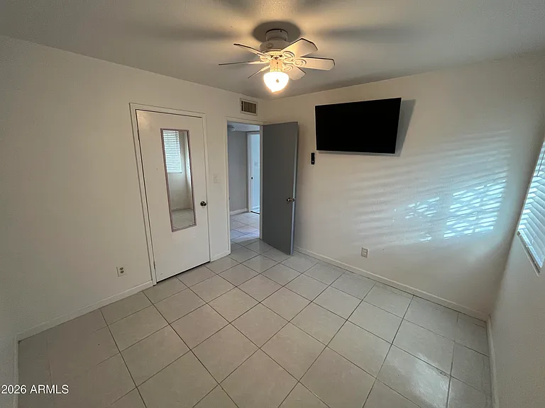 4112 W Hearn Rd — Photo 11