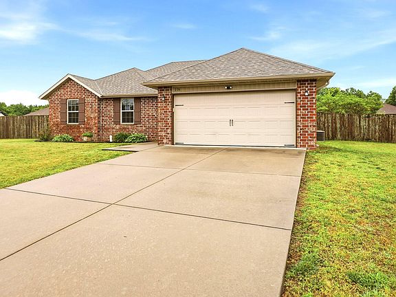 2nd image of 276 E Garnet Drive
