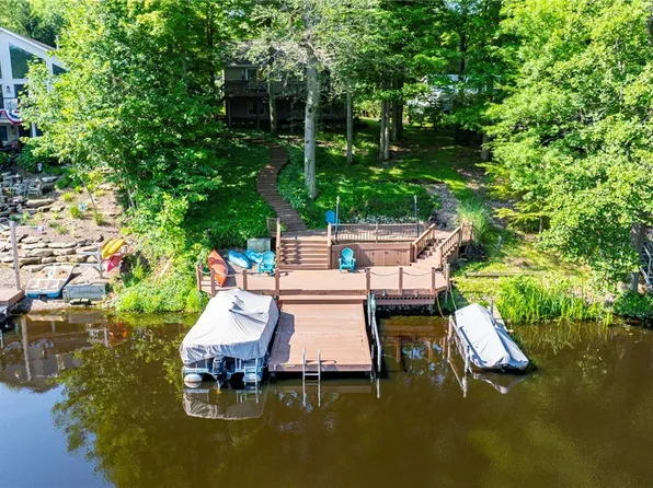 2317 Morning Star Dr, Rock Creek, OH 44084