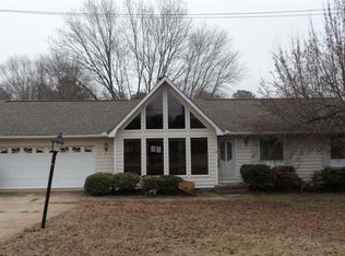 33 Lone Oak Dr, Weaver, AL 36277