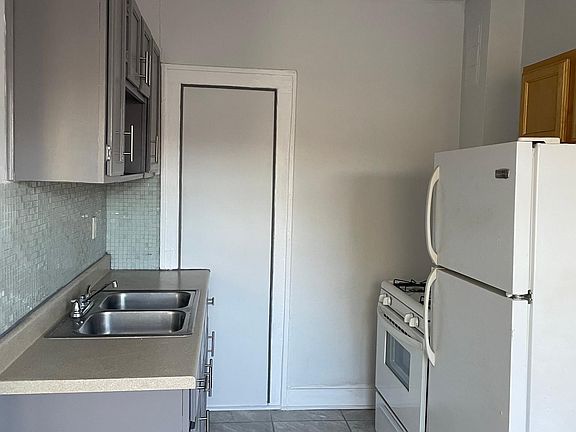 3rd image of 1847 E 87th St APT 302
