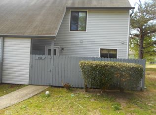 562 Country Greens Dr, Jonesboro, GA