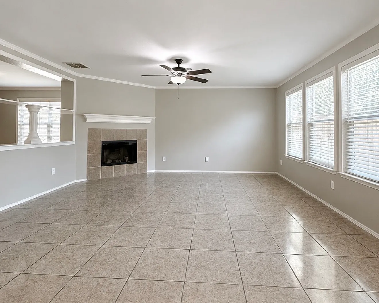 3 bed, 2191 sqft, $2,400 — Photo 4