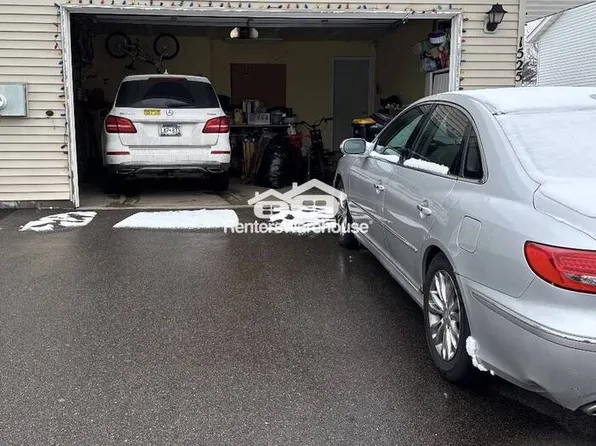 1525 McIntosh Cir, Shakopee, MN 55379