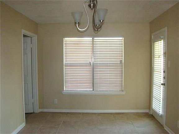 4th image of 2706 Poage Cir