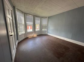 286 2nd Ave