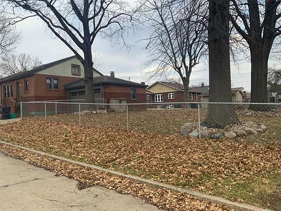 3rd image of 100 N 31st St
