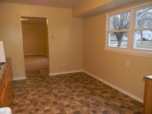 3rd image of 1214 N Nixon Dr
