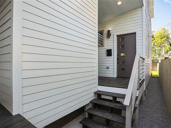4th image of 4622 Baudin St