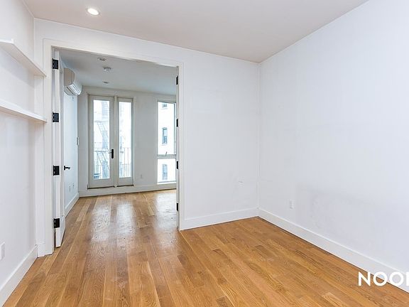 4th image of 195 Sullivan Pl #3H