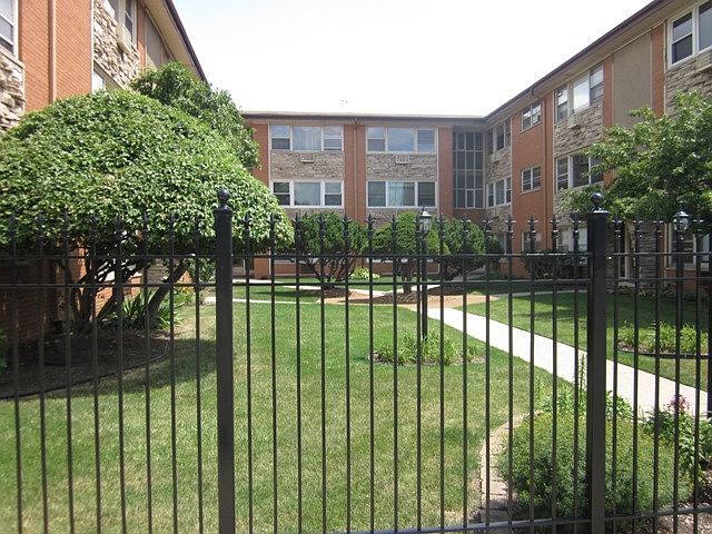 1st image of 4107 N Keeler Ave APT 1H