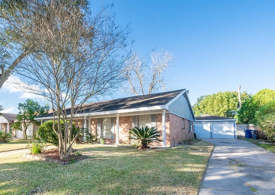 1st image of 11722 N Willowdale Cir