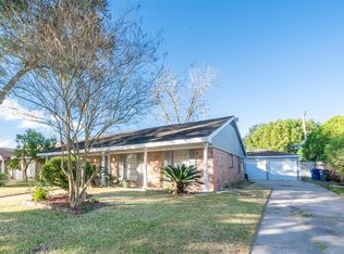 11722 N Willowdale Cir, Houston, TX 77071