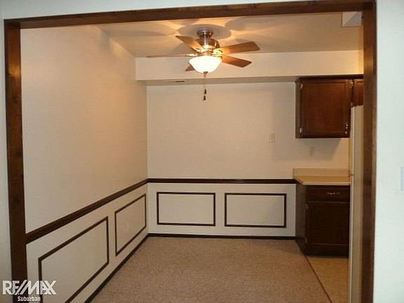 5th image of 22831 Grove St