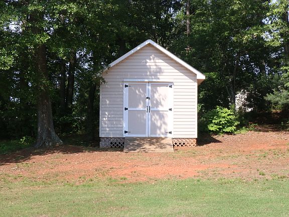 5th image of 102 Homestead Dr