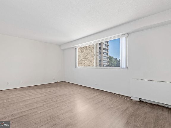 5th image of 4515 Willard Ave APT 1020S