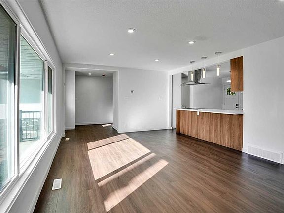 5th image of 7520 W 7th St SW