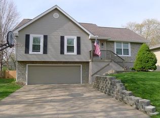 1917 NE Patterson Dr, Lees Summit, MO 64086