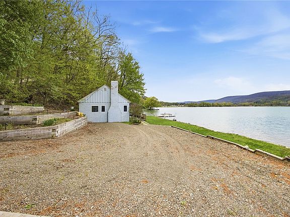 4th image of 8613 S Lake Rd