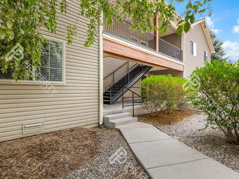 3037 Coal Mine Ave #F — Photo 20