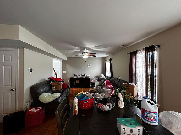 4th image of 22330 Douglas Ct