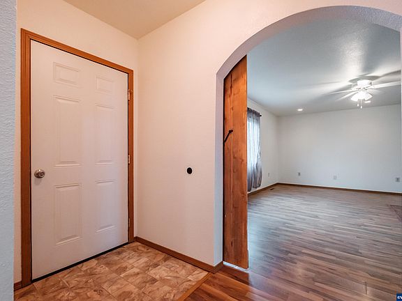 3rd image of 173 Greenwood Dr