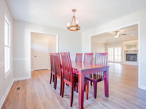 4th image of 7239 Flagstone Dr